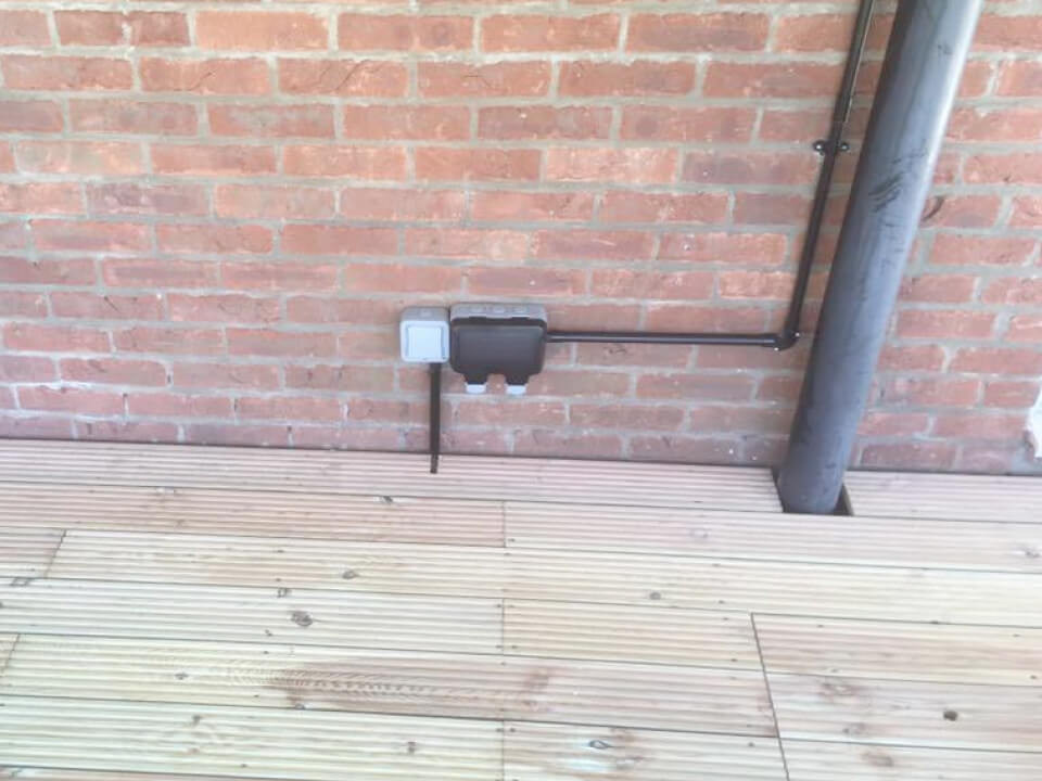 Exterior power sockets
